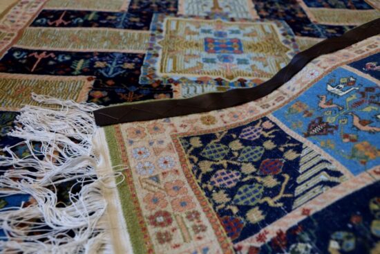 Persian carpet signed Reza Farhad - Image 2