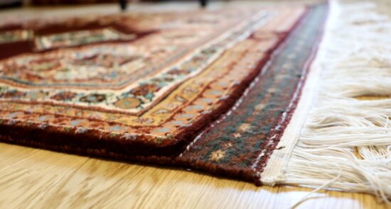 Yalameh Carpet signed Reza Farhad - Image 2