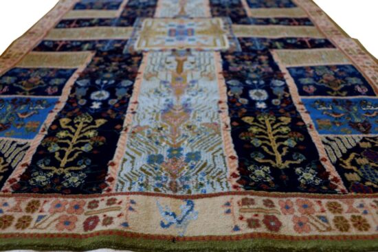 Persian carpet signed Reza Farhad - Image 3