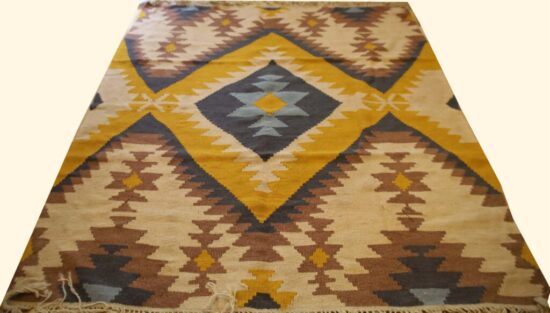 Gashgaei Kilim - Image 2